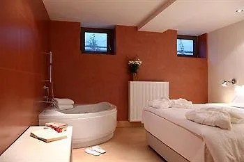 Seleni Suites Boutique Deluxe فندق فيتينا