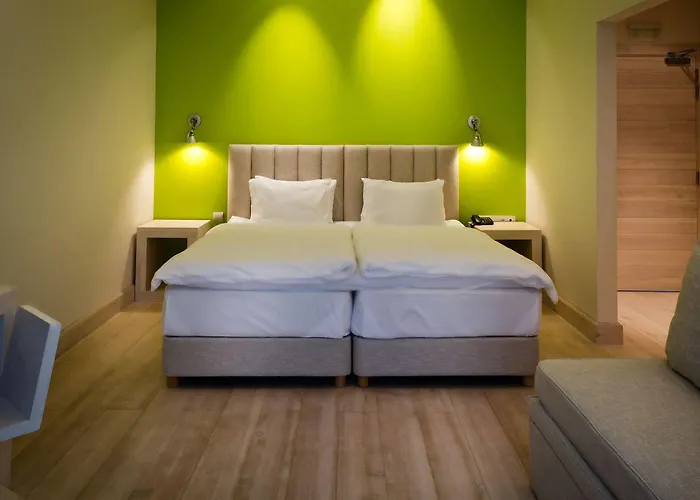 Seleni Suites Boutique Deluxe 4* 维蒂纳